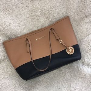 SOLD Micheal Kors Purse Medium